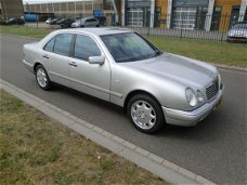 Mercedes-Benz E-klasse - E-280 Elegance Automaat