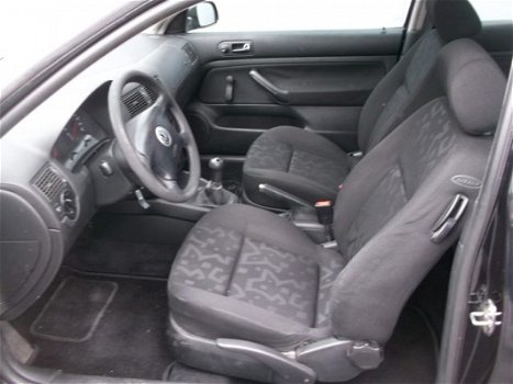 Volkswagen Golf - 1.9 TDI Trendline airco 1e eigenaar cv zeer nette - 1