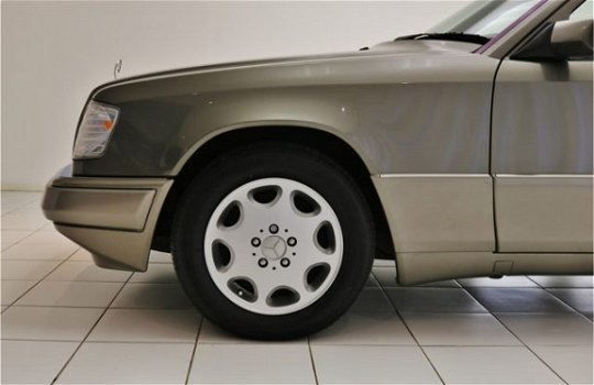 Mercedes-Benz E-klasse - 250 Diesel * 56dkm * Historie * Schuifdak - 1