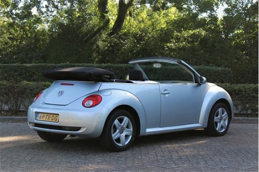 Volkswagen New Beetle Cabriolet - 1.6 HIGHLINE / Airco / Sportvelgen - 1