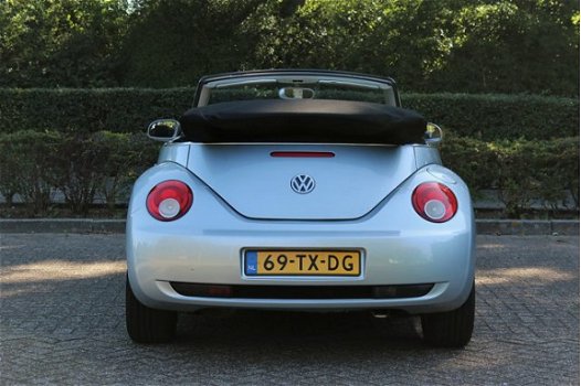 Volkswagen New Beetle Cabriolet - 1.6 HIGHLINE / Airco / Sportvelgen - 1