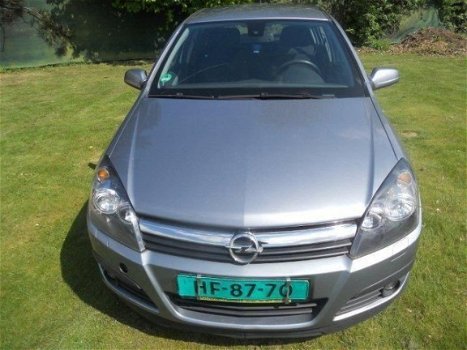 Opel Astra - 1.4i Sedan - 1