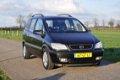 Opel Zafira - 2.2-16V Elegance Automaat, 7-persoons in goede staat - 1 - Thumbnail