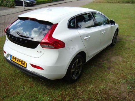 Volvo V40 - 2.0D4-190PK/Momentum/Business - 1