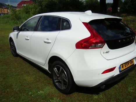 Volvo V40 - 2.0D4-190PK/Momentum/Business - 1