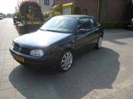 Volkswagen Golf Cabriolet - 1.8 Trendline - 1