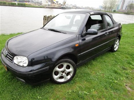 Volkswagen Golf Cabriolet - 1.8 Trendline - 1