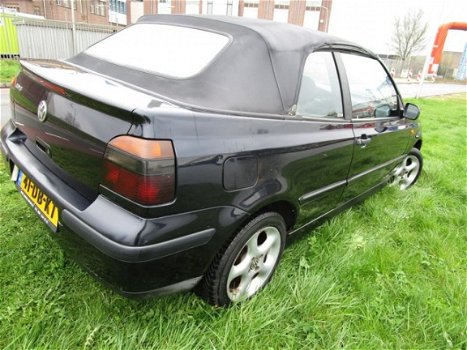 Volkswagen Golf Cabriolet - 1.8 Trendline - 1