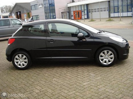 Peugeot 207 - 1.4 XR - 1