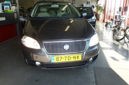 Fiat Croma - 2.2-16V Business Connect - 1