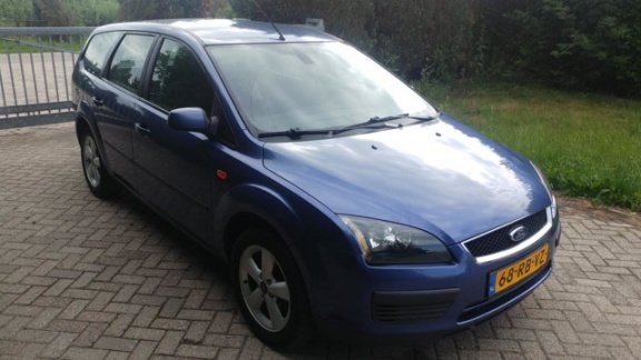 Ford Focus Wagon - 1.6-16V First Edition - 1