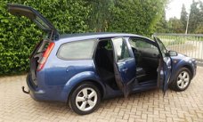 Ford Focus Wagon - 1.6-16V First Edition