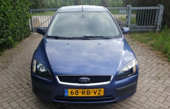 Ford Focus Wagon - 1.6-16V First Edition - 1