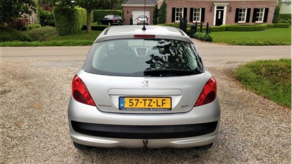 Peugeot 207 - 1.4-16V XS - 1