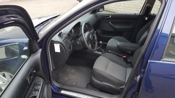 Volkswagen Golf - 1.9 TDI Pacific - 1