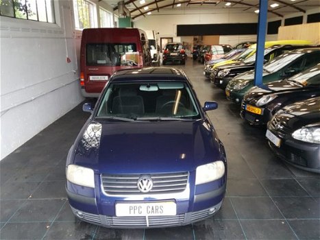 Volkswagen Passat - 1.9 TDI ARCTIC rode D rode I clima NAP 131pk - 1