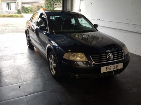 Volkswagen Passat - 1.9 TDI ARCTIC rode D rode I clima NAP 131pk - 1