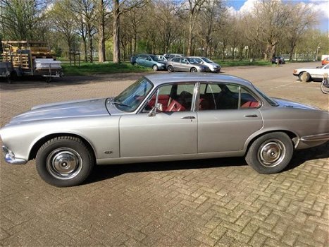 Jaguar XJ - 4.2 Sovereign - 1