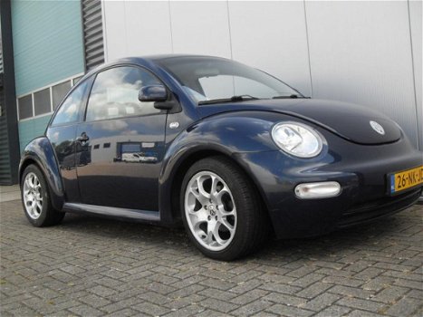 Volkswagen New Beetle - 2.0 Highline - 1