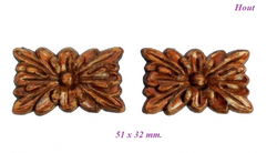 === 2 Klokkast ornamenten = hout = gebruikt === 34840