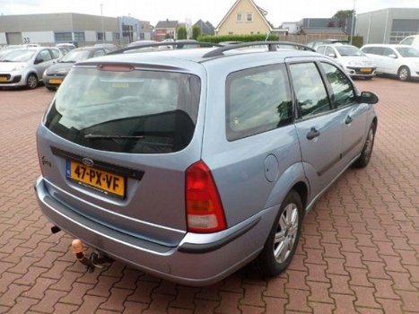 Ford Focus Wagon - 1.6-16V Ghia - 1