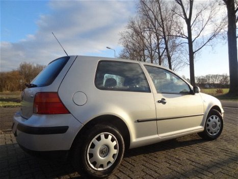 Volkswagen Golf - 1.9 SDI 1999 met Airco en Slechts 261000 km - 1