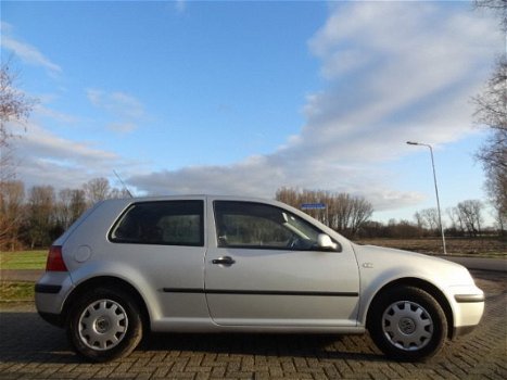 Volkswagen Golf - 1.9 SDI 1999 met Airco en Slechts 261000 km - 1