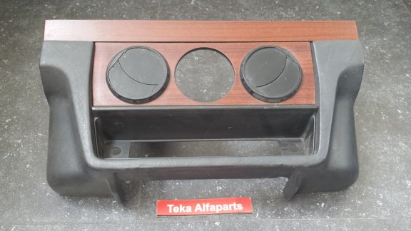 Alfa Romeo Alfetta Sedan Dashboard Console Deel USED - 0