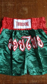 heren thaiboxing sportbroek groen/rood mt:m nieuw - 1