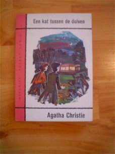 Een kat tussen de duiven door Agatha Christie