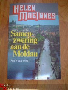 Samenzwering aan de Moldau door Helen macInnes