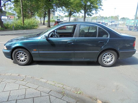 BMW 5-serie E39 520i 1998 Onderdelen en Plaatwerk 324/6 - 1