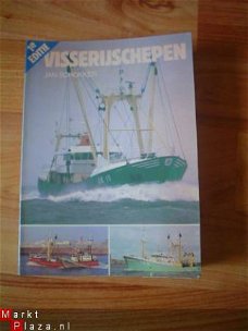 Visserijschepen door Jan Schokker