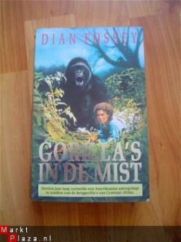 Gorilla's in de mist door Dian Fossey - 1