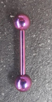 Paarsroze titanium (tong)piercing (barbell), 1,6 x 12 mm.