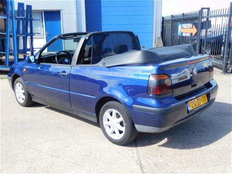 Volkswagen Golf Cabriolet - 1.8 TRENDLINE, STUURBEKRACHTIGING, 4X ELEK-RAMEN, CENT-VERGRENDELING, WI - 1