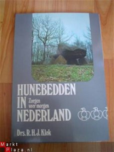 Hunebedden in Nederland door R.H.J. klok