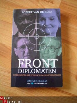 Frontdiplomaten door Robert van de Roer - 1