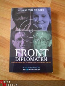 Frontdiplomaten door Robert van de Roer