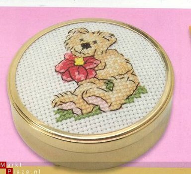 borduurpoatroon 4805 maid about motifs,teddy charts - 1