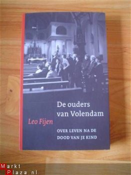 De ouders van Volendam door Leo Fijen - 1