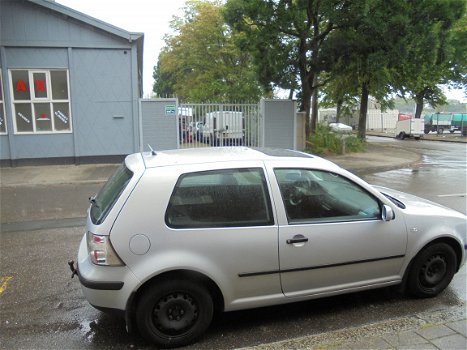 VW Golf 4 1.6 3 drs hatchback 2002 Onderdelen en Plaatwerk - 2