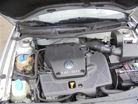 VW Golf 4 1.6 3 drs hatchback 2002 Onderdelen en Plaatwerk - 5