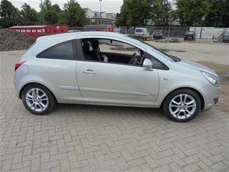 Opel Corsa D 1.2 16V 2010 Onderdelen en Plaatwerk Kleur Z157 - 2