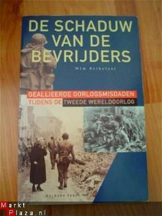 De schaduw van de bevrijders door W. Berkelaar