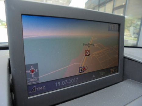 Peugeot 5008 - 1.6 HDIF BLUE LEASE 5P. Clima / Cruise / Navigatie Staat in de Krim - 1