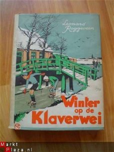 Winter op de Klaverwei door Leonard Roggeveen
