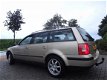 Volkswagen Passat Variant - 2.0i Comfortline & Vele Opties - 1 - Thumbnail