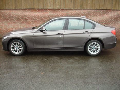 BMW 3-serie - 320i Exe Aut - Navi - Pdc - Alu - 1