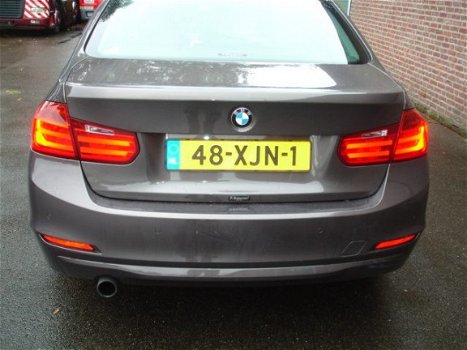 BMW 3-serie - 320i Exe Aut - Navi - Pdc - Alu - 1